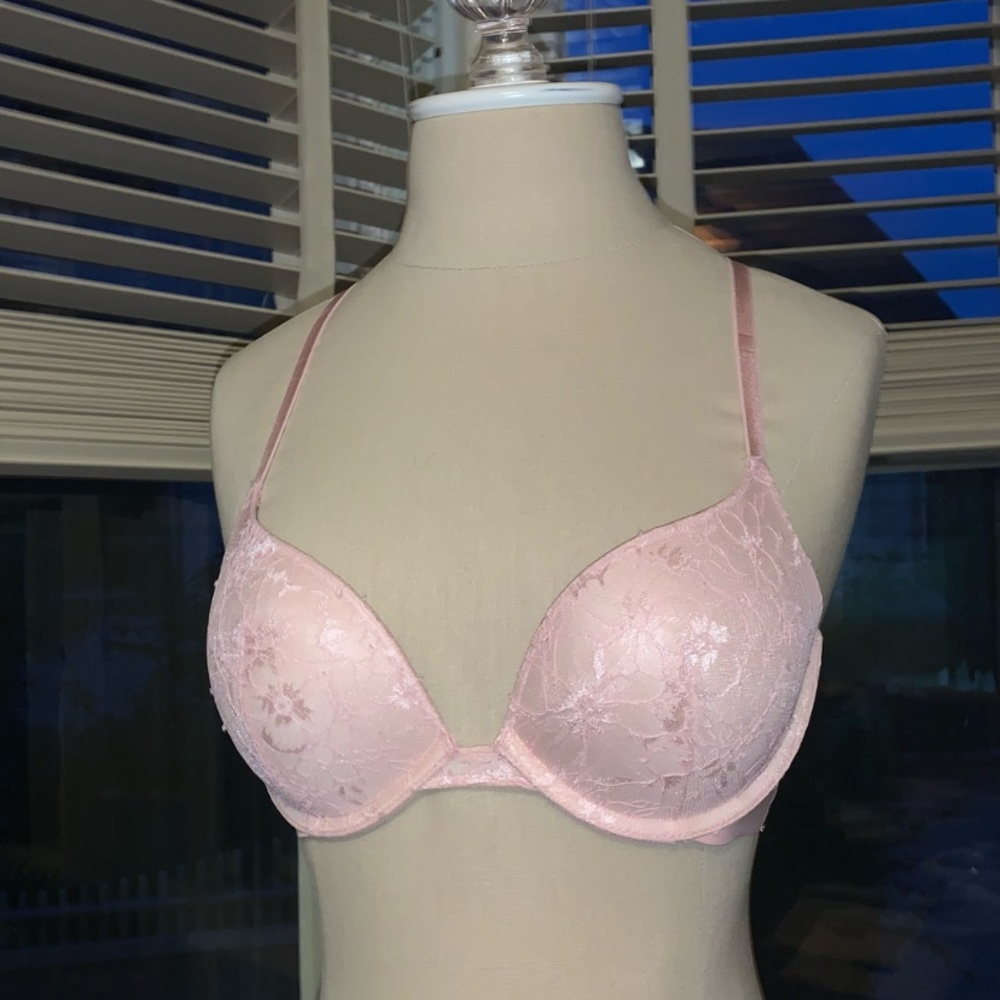 Victoria’s secret lace pink push up bra 34C 34B 💗